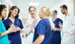 美国医护人员最新爆料,揭示医疗系统内幕与挑战